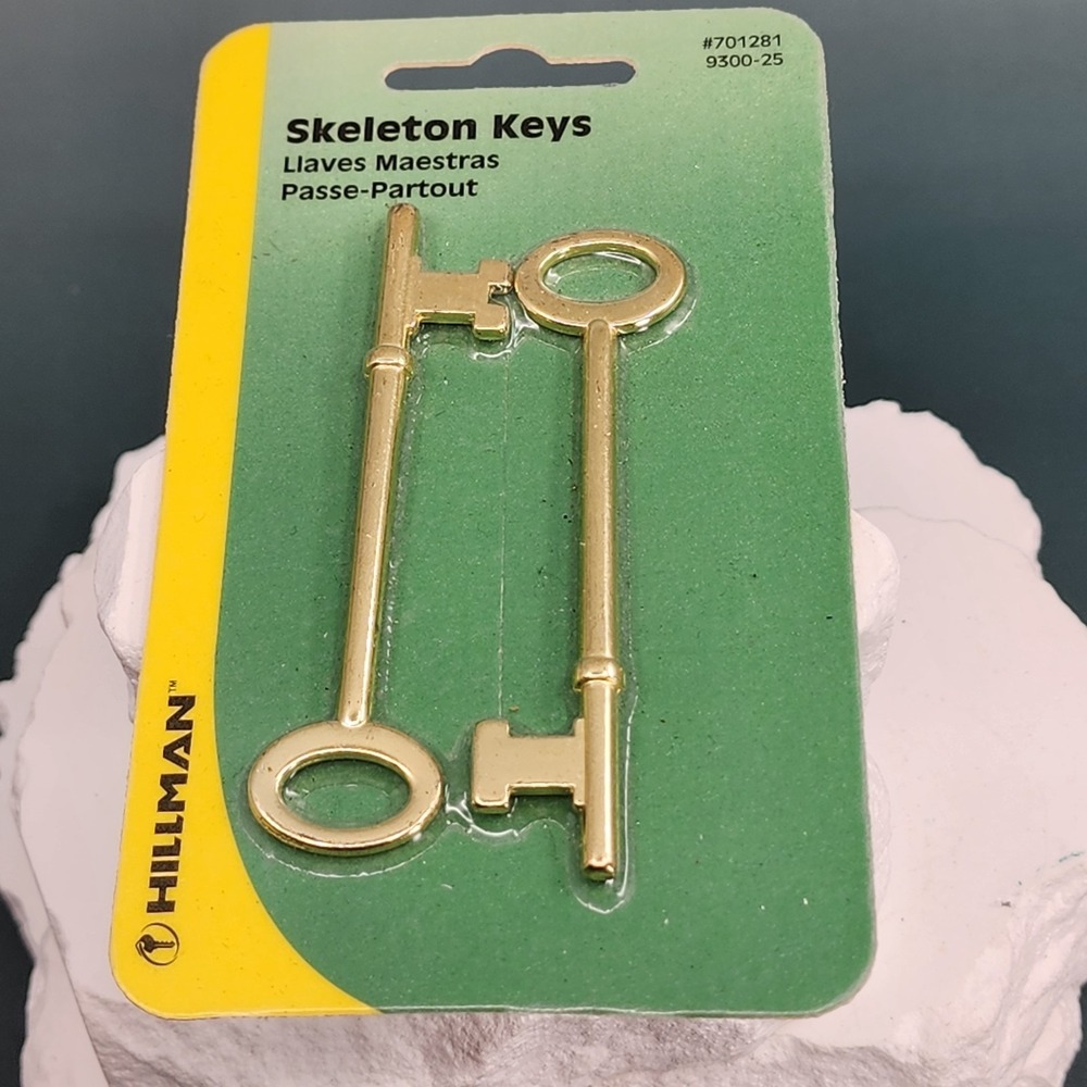Hillman Skeleton Keys Set of 2 Brass Plated Vintage Style Door Lock Keys NOS